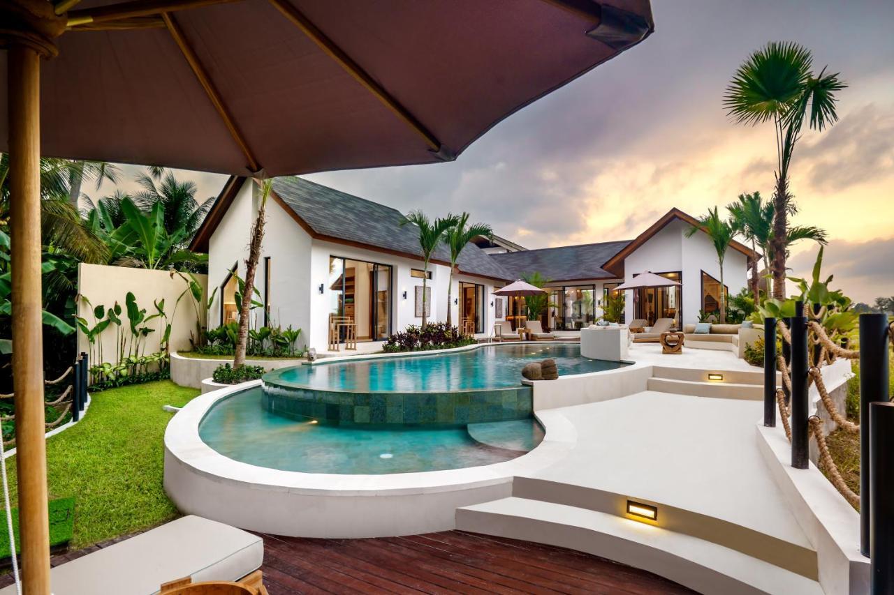 Villa Crystal Lagoon By Balisuperhost ウブド エクステリア 写真